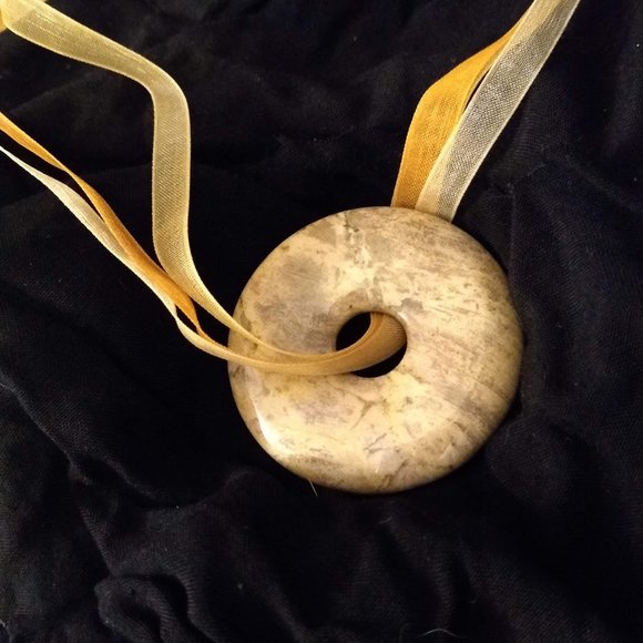 Stone pendant on ribbon necklace - Picture 2 of 5